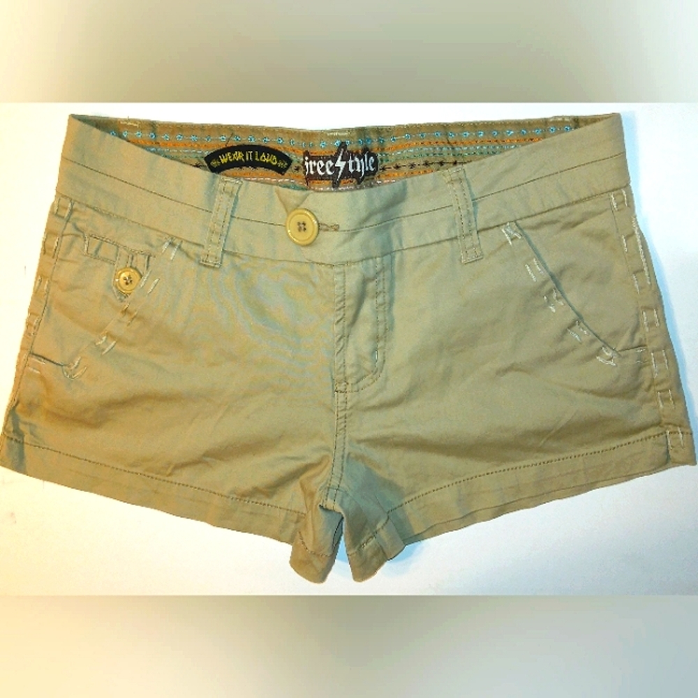 ☆EUC☆Juniors FREESTYLE "Wear it Loud" Short Khaki Shorts☆Sz9(32.5" waist)
